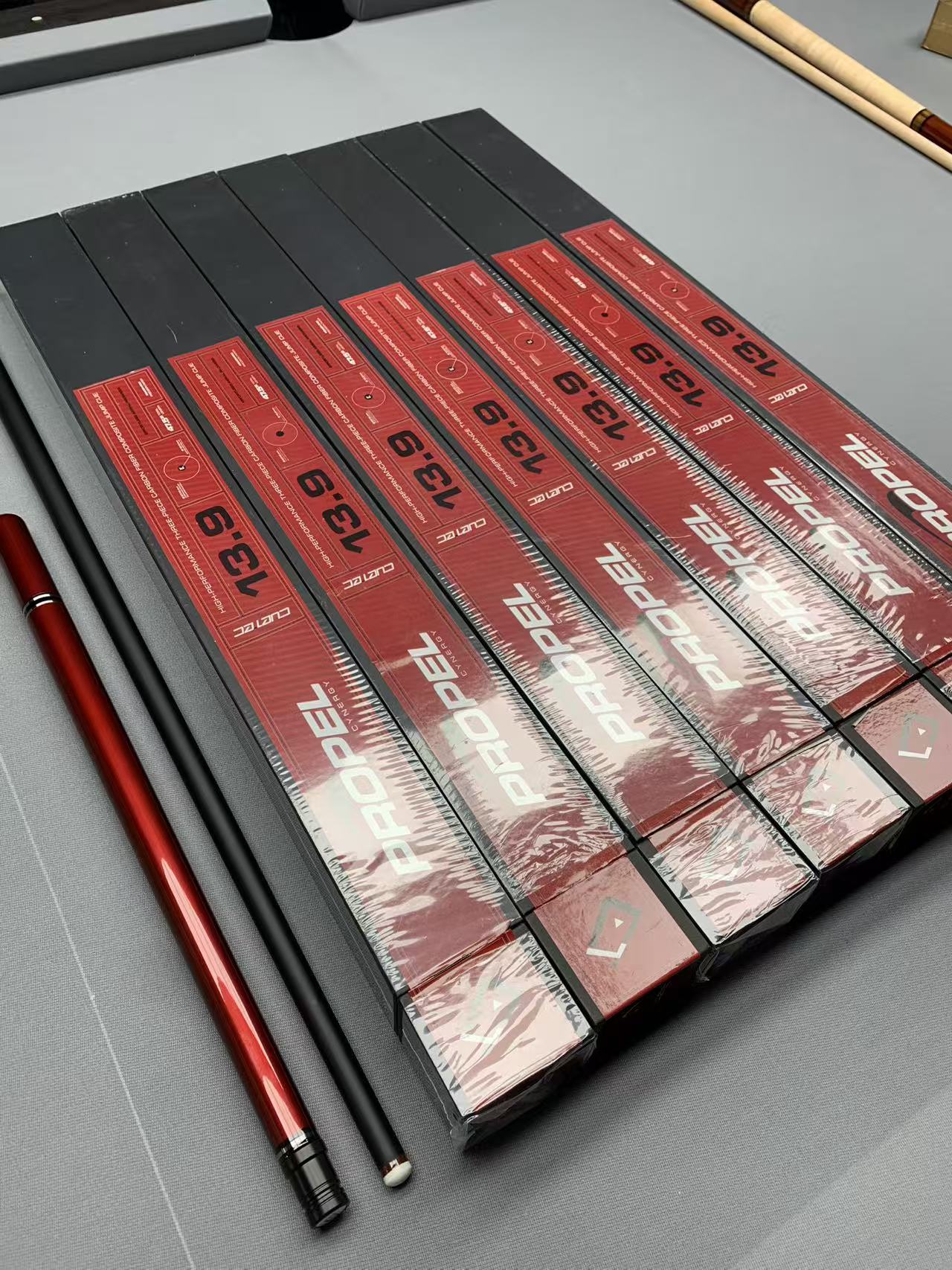 CYNERGY PROPEL JUMP CUE – RUBY RED